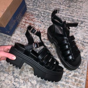 NWOT black platform strappy sandals